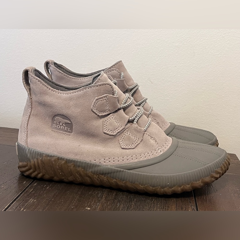 Sorel Women's Ankle Duck Boots in Taupe and Gray